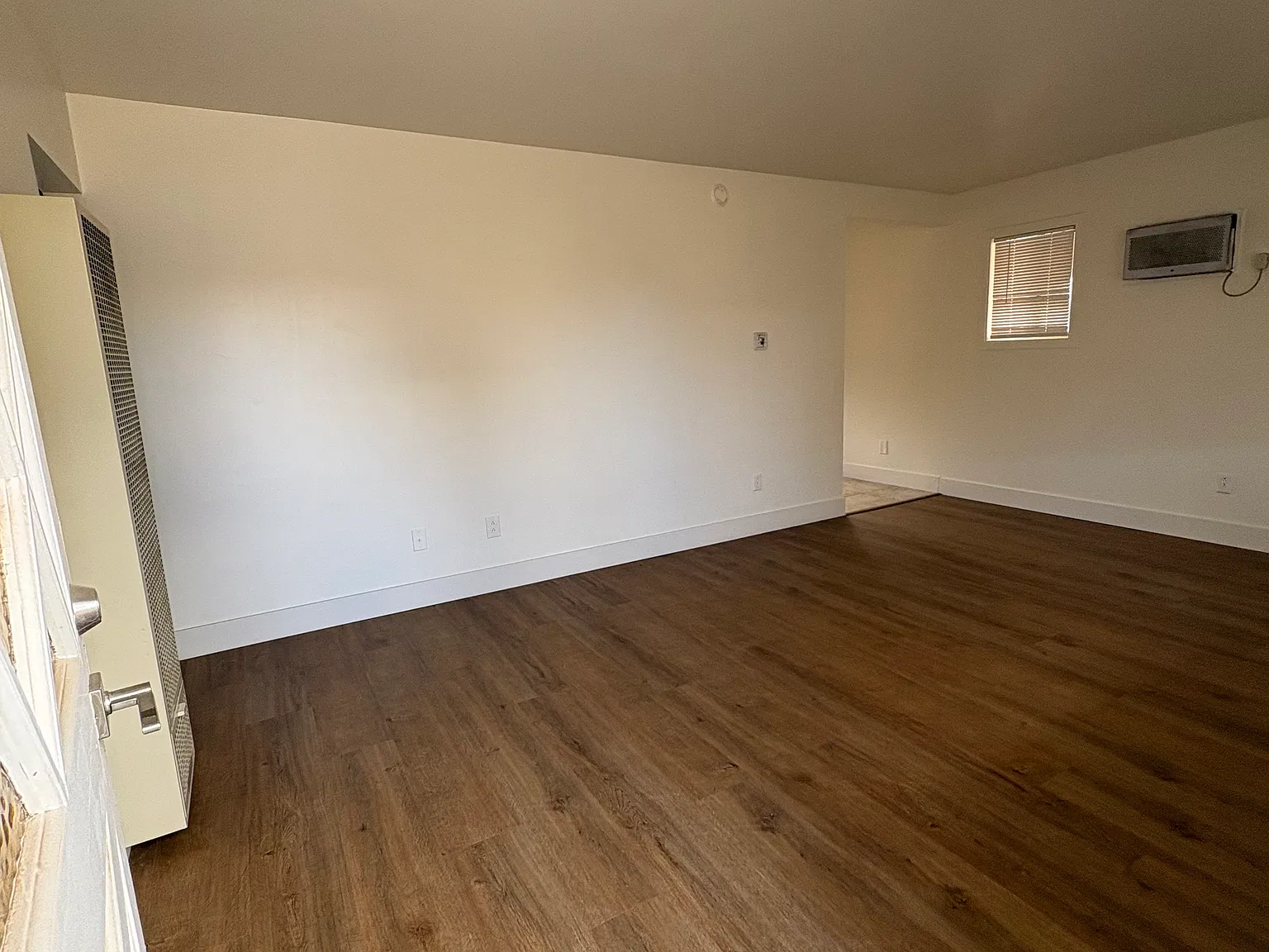 2 bed, 816 sqft, $1,600 — Photo 2