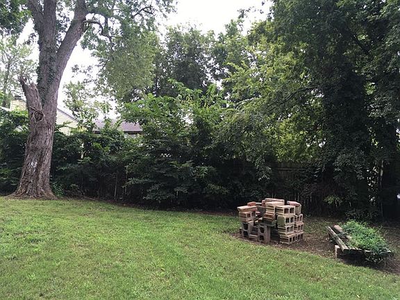 5th image of 1014 N College Ave