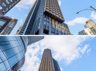 8 Wellesley St W #3916, Toronto, ON M4Y 0J5