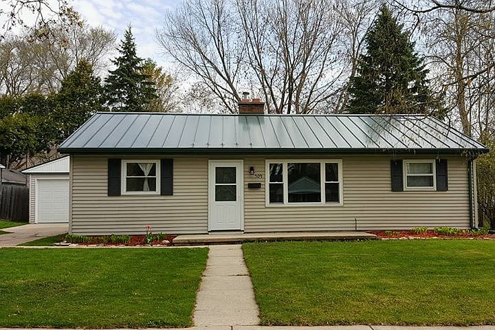 508 Clover Lane - Front