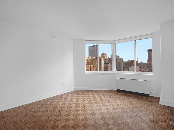4th image of 420 W 42nd St APT 29B