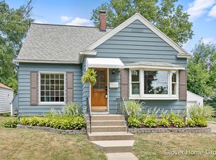 1691 Hillmount St NW, Grand Rapids, MI 49504