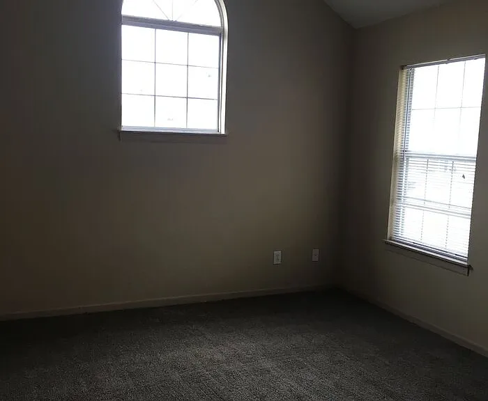 908 Garden Way — Photo 33