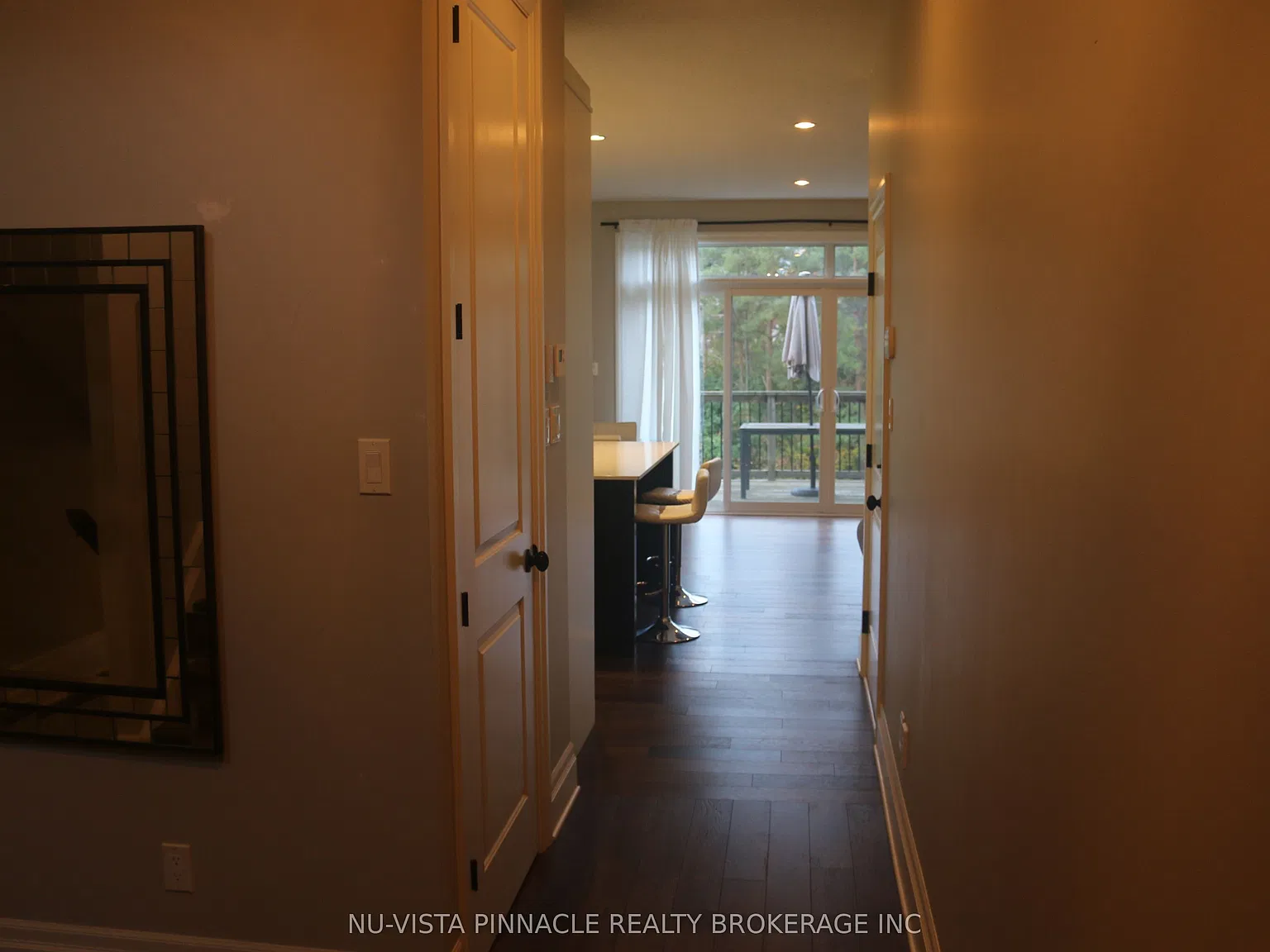 555 Sunningdale Rd E — Photo 4