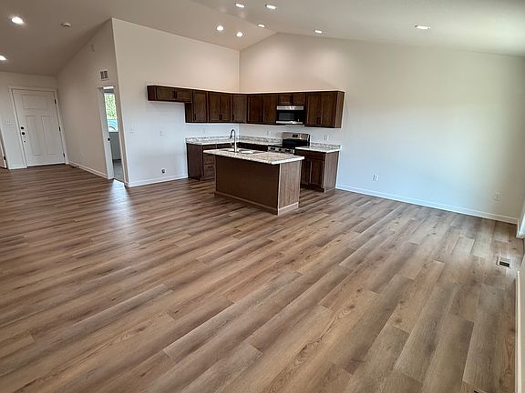 5th image of 290-292 W Palomar Bay