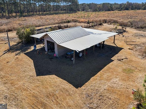 2nd image of 3411 Floyd Dr