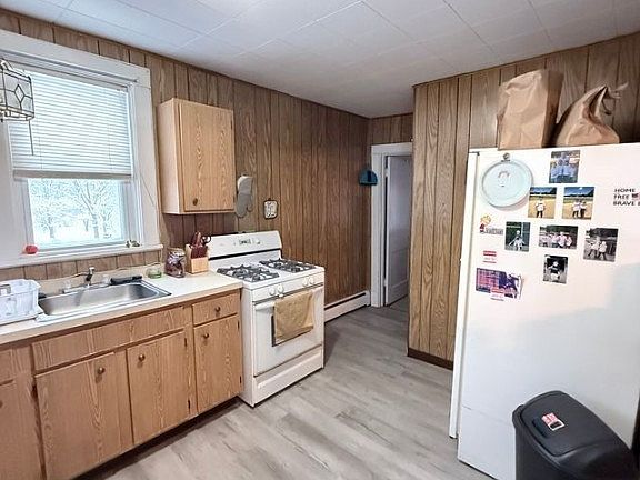 4th image of 10516 Railroad Ave