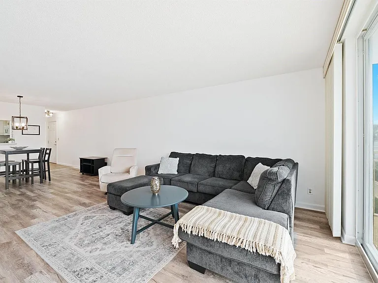 1050 Hillsboro Mile #203W — Photo 13