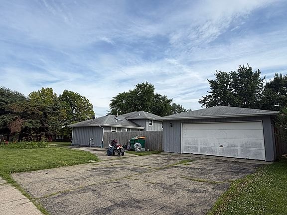 2nd image of 1337 Raymond St