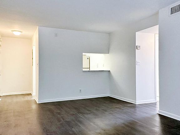 4th image of 1900 N Congress Avenue #105