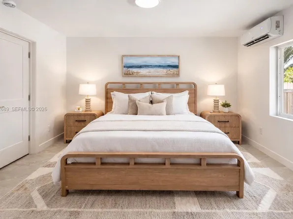 7800 NE 10th Ct, Miami, FL