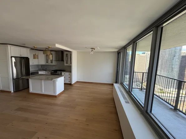 400 E Randolph St, Chicago, IL