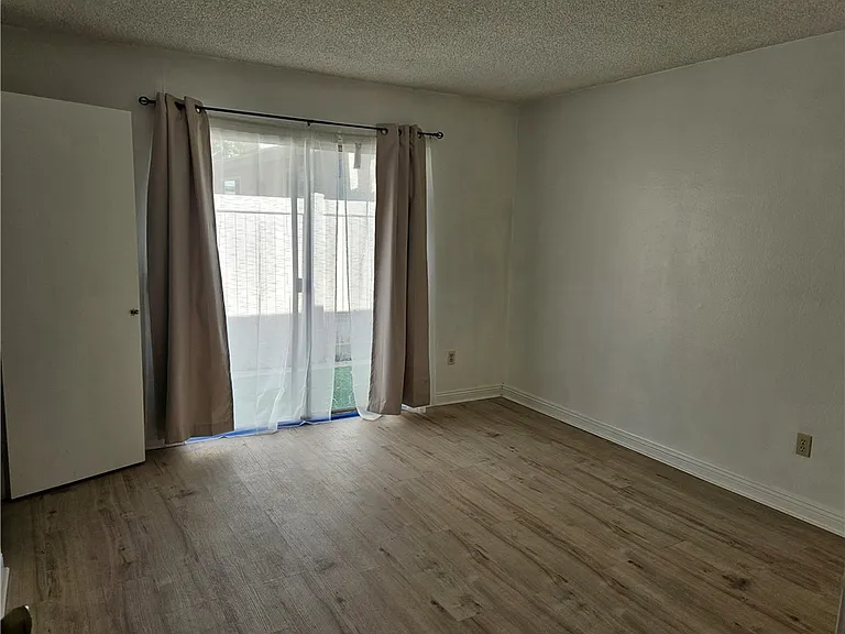 2891 Canyon Crest Dr #72 — Photo 5