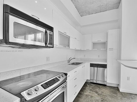 5th image of 133 NE 2nd Ave APT 2610