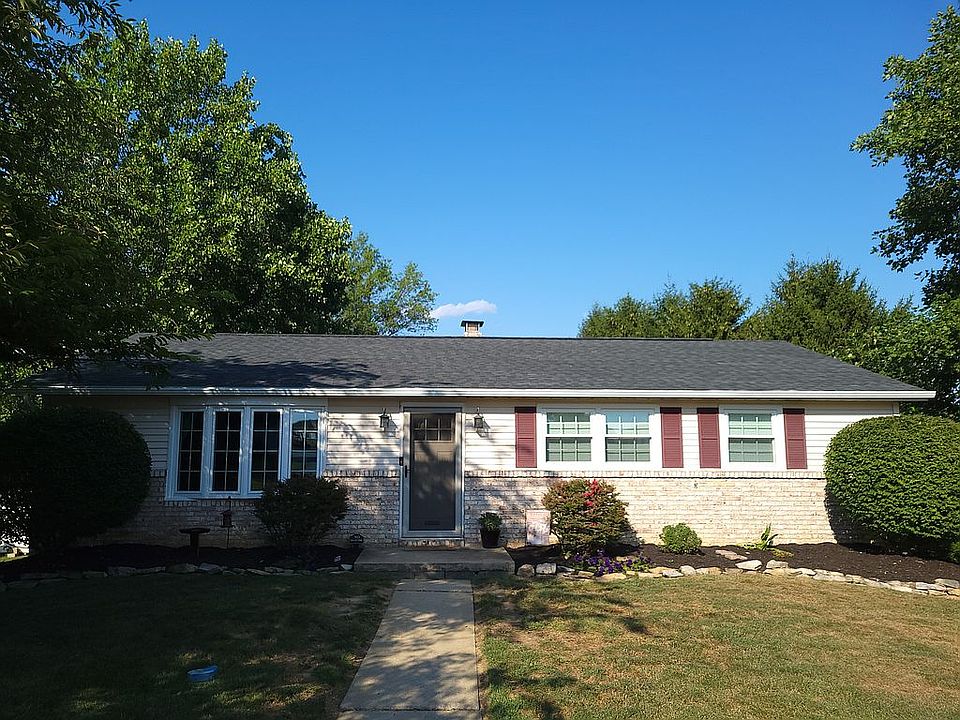 2nd image of 915 Dallas Dr