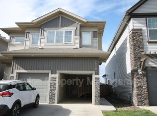 3938 Claxton Loop SW #B, Edmonton, AB T6W1Y7