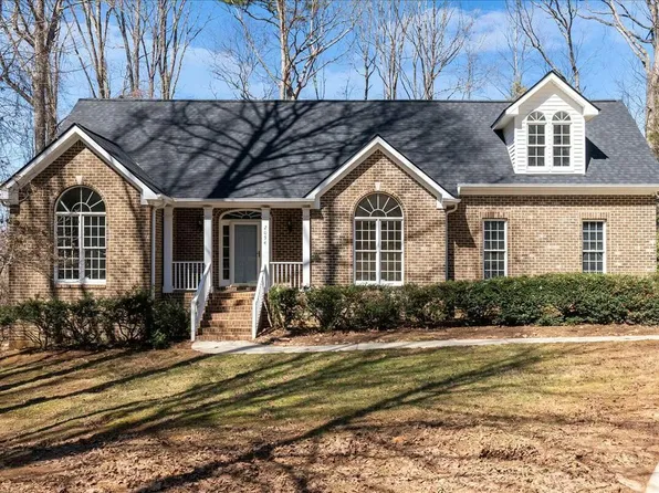 2054 Stillwood Dr, Youngsville, NC 27596