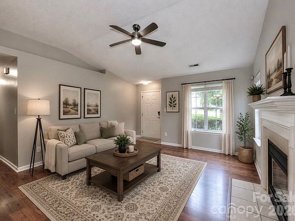 2nd image of 8110 Slickrock Cir