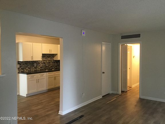 3rd image of 6403 Lucente Dr