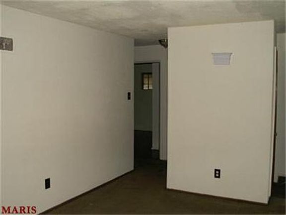 2nd image of 10304 Duke Dr