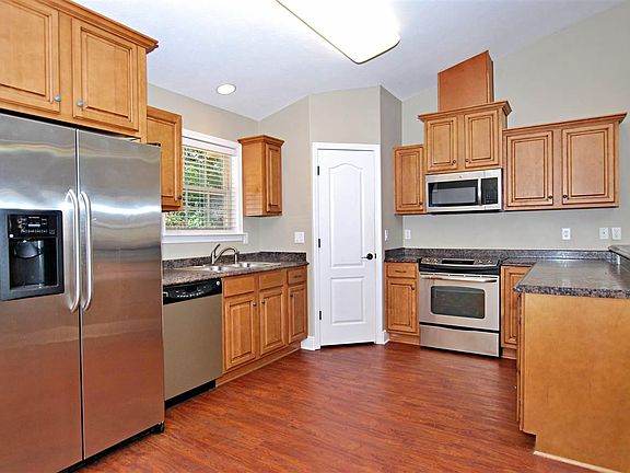 4th image of 7001 Longleaf Creek Dr