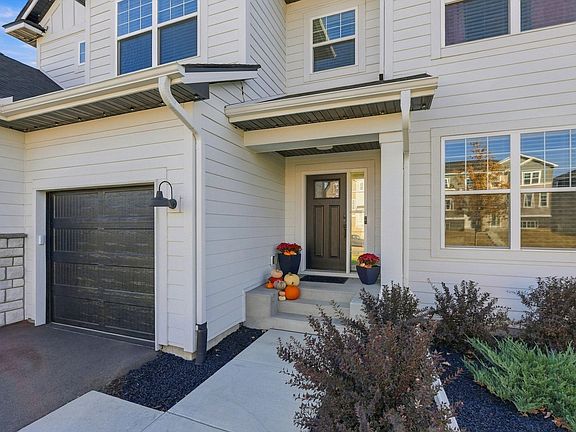 4th image of 2685 Kepler Ave NE