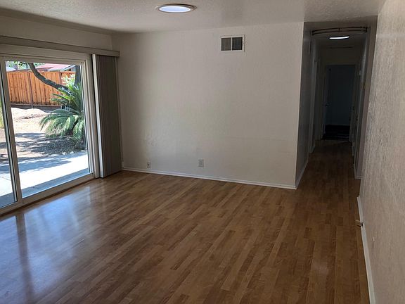 3rd image of 2326 Rosita Ave
