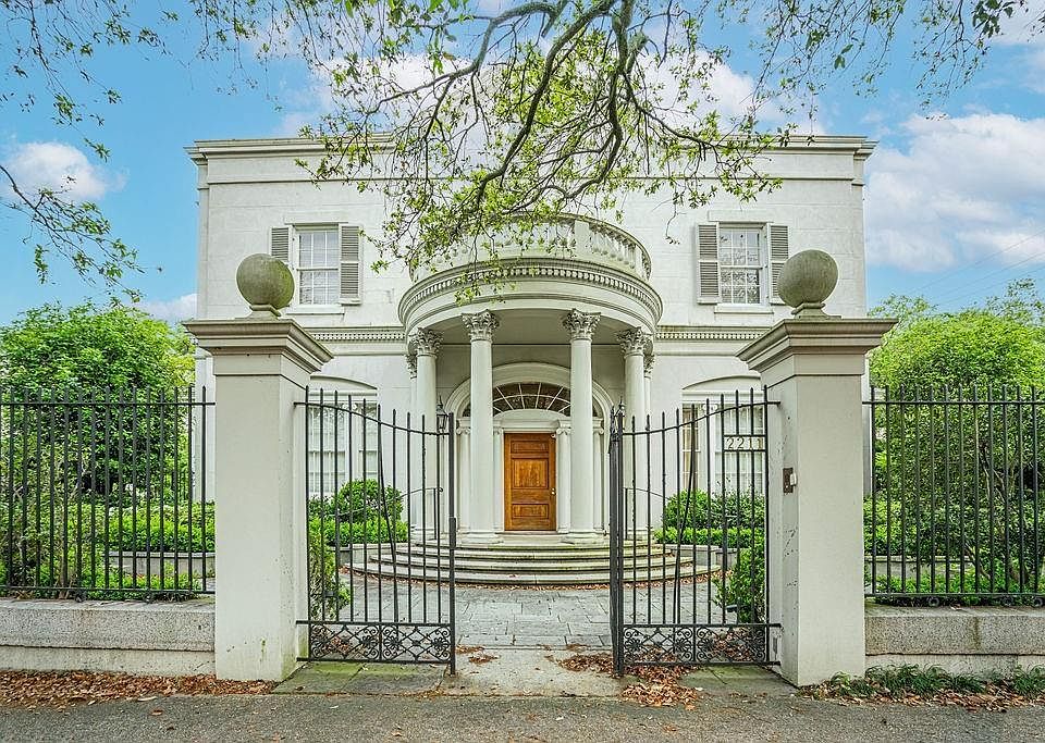 1st image of 2211 Prytania St