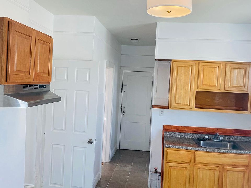 1st image of 336 Prescott St APT 3