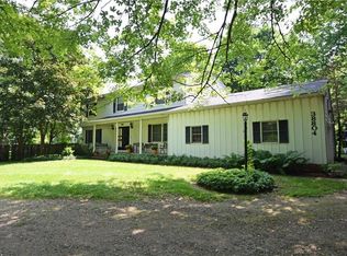 38804 Johnnycake Ridge Rd, Willoughby, OH 44094