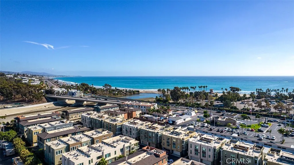 1 bed, 934 sqft, $4,400 — Photo 1