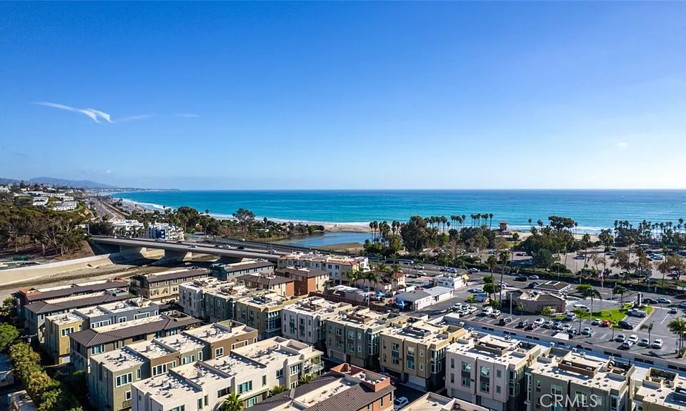 876 Doheny Way