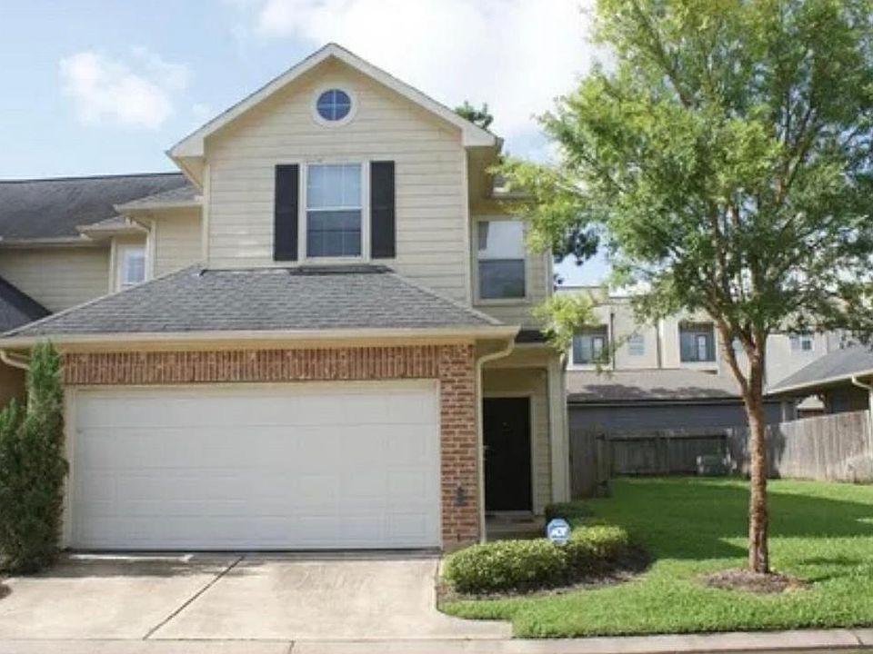 1st image of 916 Sterling Creek Cir