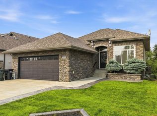 4044 Crowsnest Cres, Strathcona County, AB T8H 0G9