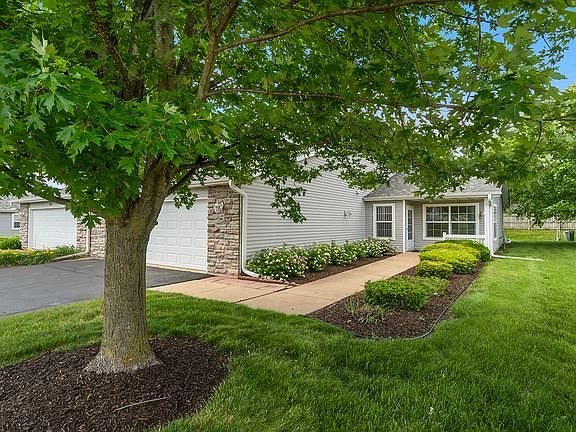 4th image of 6534 Oak Crest Ln #6534