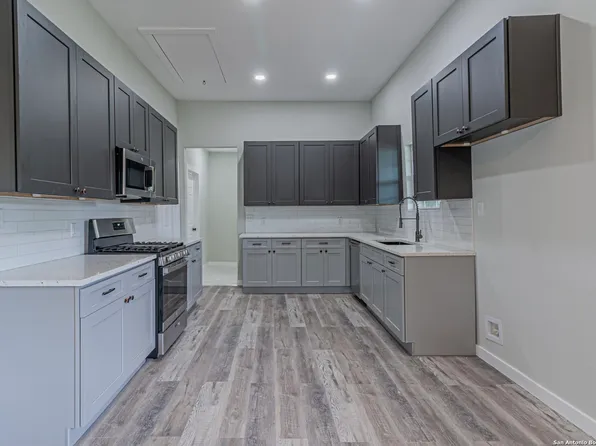 210 N San Jacinto St, San Antonio, TX 78207