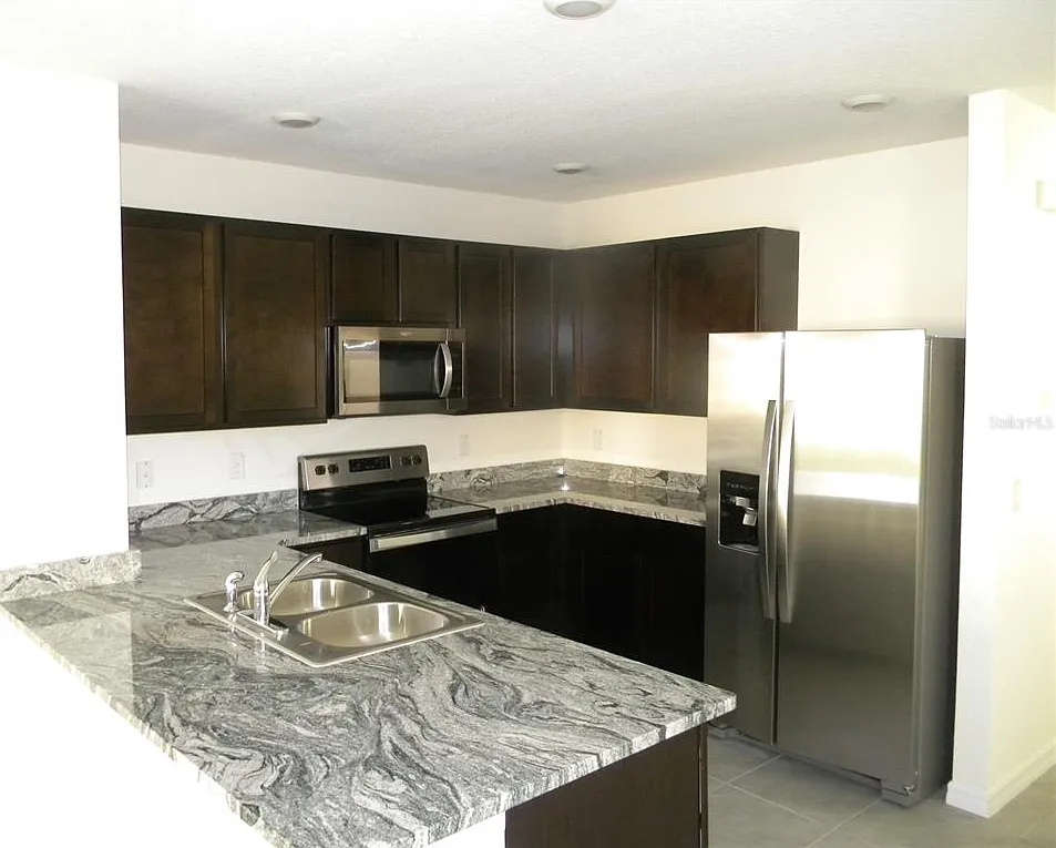 3 bed, 2.0 bath, 1546 sqft, $2,150 — Photo 2