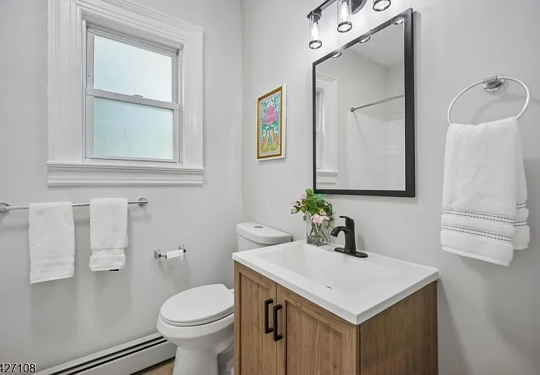 44 Gates Ave #2 — Photo 21