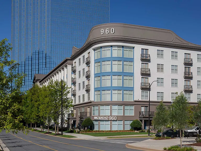 Buckhead 960 — Photo 31