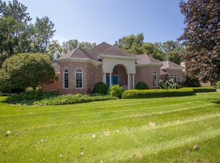 1910 Catkin Cir, Chesterton, IN 46304