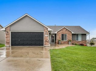 1013 E Stone Path St, Derby, KS 67037