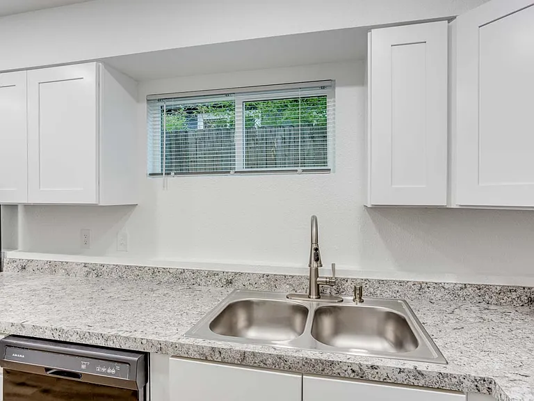 307 S Seneca St #101 — Photo 6