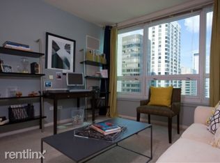 338 E Ohio St, Chicago, IL 60611