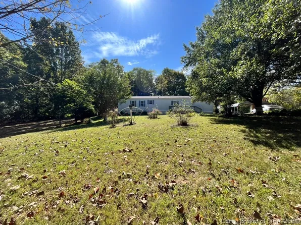 7450 Central Drive, Mauckport, IN 47142