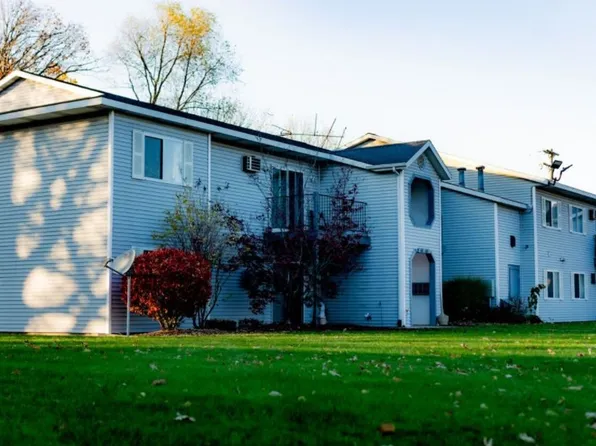 Large One Bedroom Apartment with Laundry in Unit!, 489 Donna Dr NW, Sparta, MI 49345