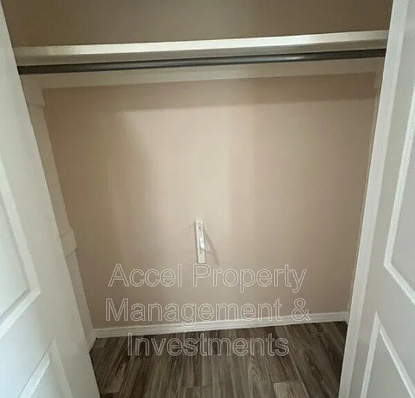 1008 W La Pointe Ave #1 — Photo 5