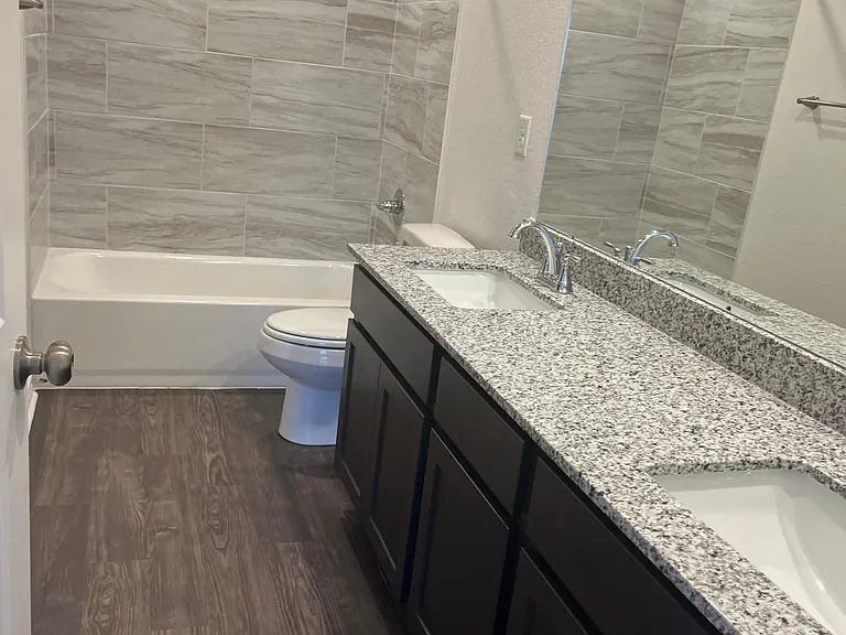 1205 Lehmann Dr #B — Photo 6