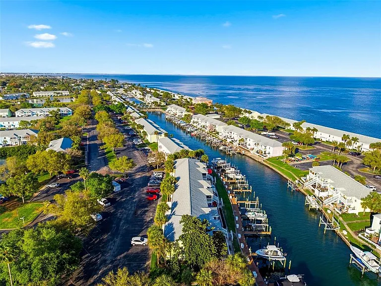 5174 Beach Dr SE #D — Photo 42