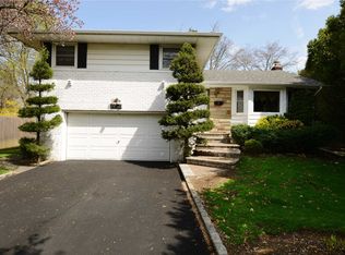 2013 Debra Ct, Merrick, NY 11566