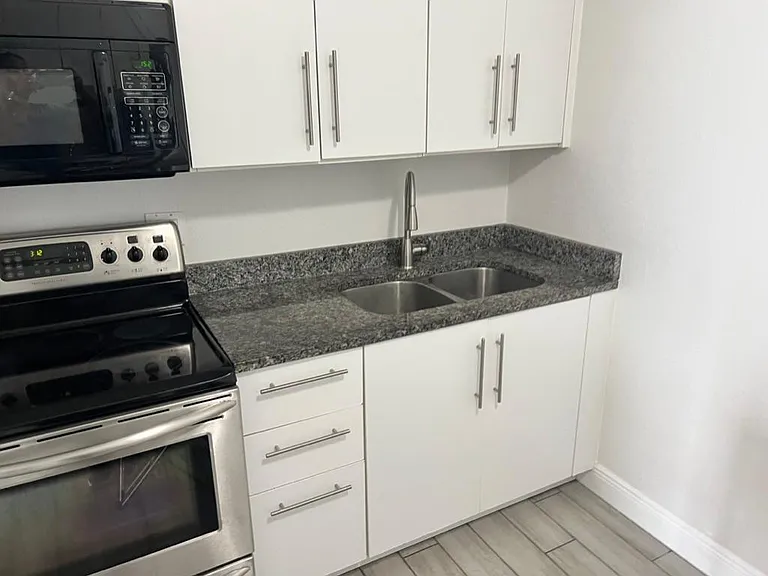 204 6th Jpv St — Photo 27